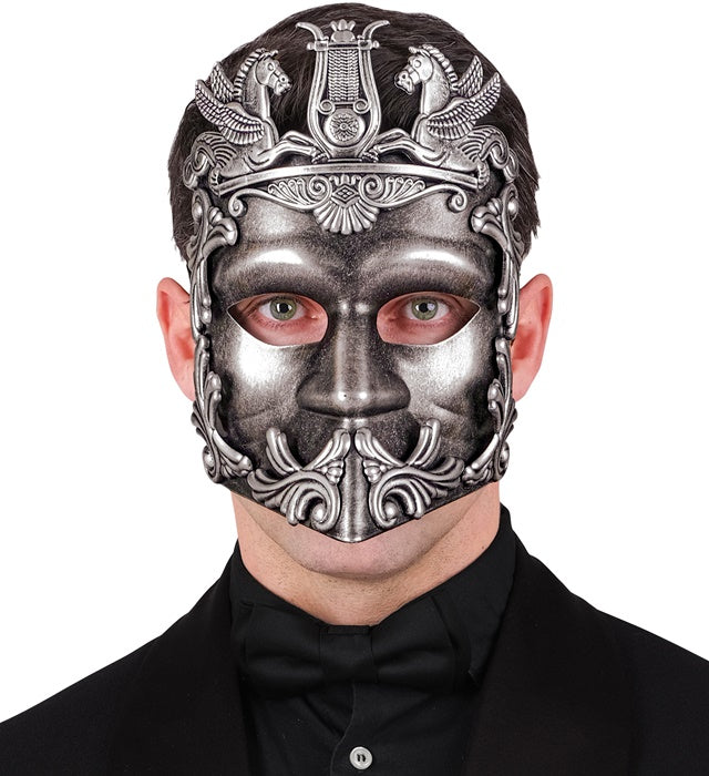 Silberne Maske im Design der griechisch-römischen Antike auf weißem Hintergrund