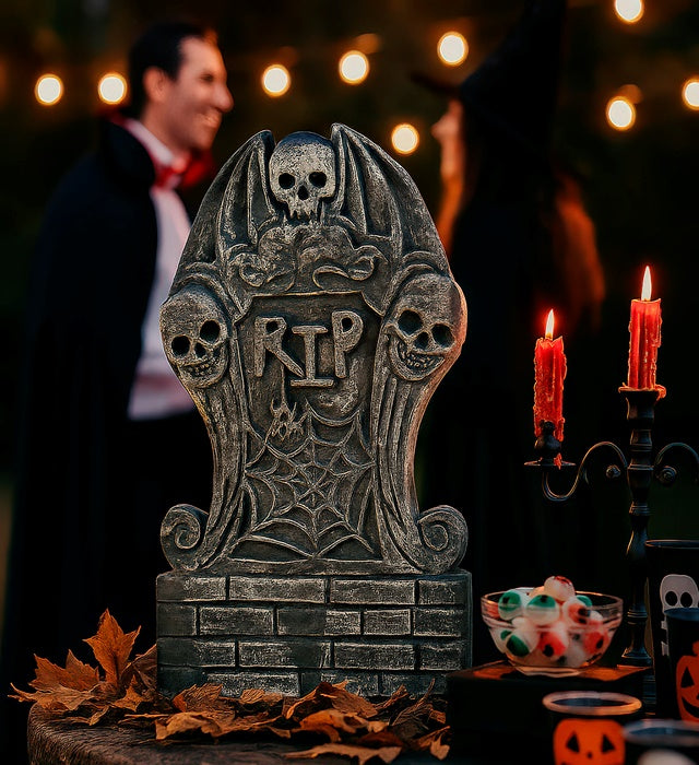 Halloween Grabstein Deko 34x59 cm mit realistischer Gravur und gruseliger Optik