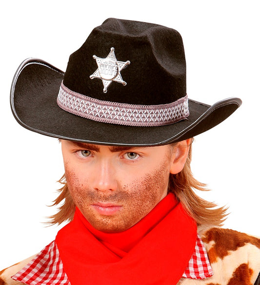 Schwarzer Cowboyhut mit Sheriffstern in Kindergröße auf weißem Hintergrund