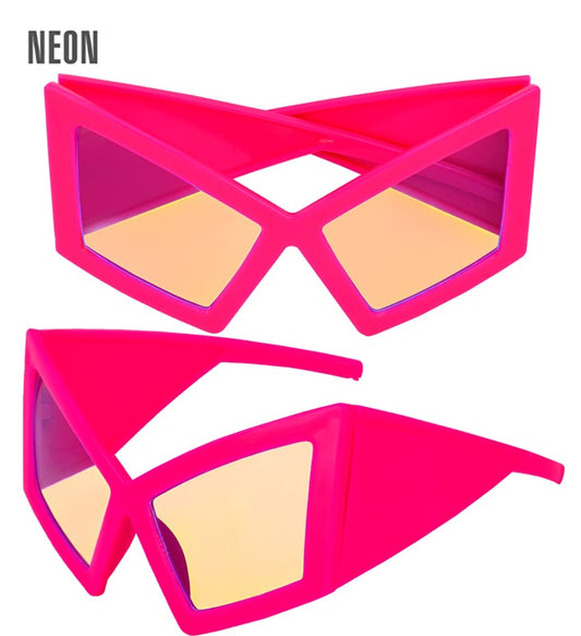 Neon pinke Riesenbrille als auffälliges Fasnachts-Accessoire