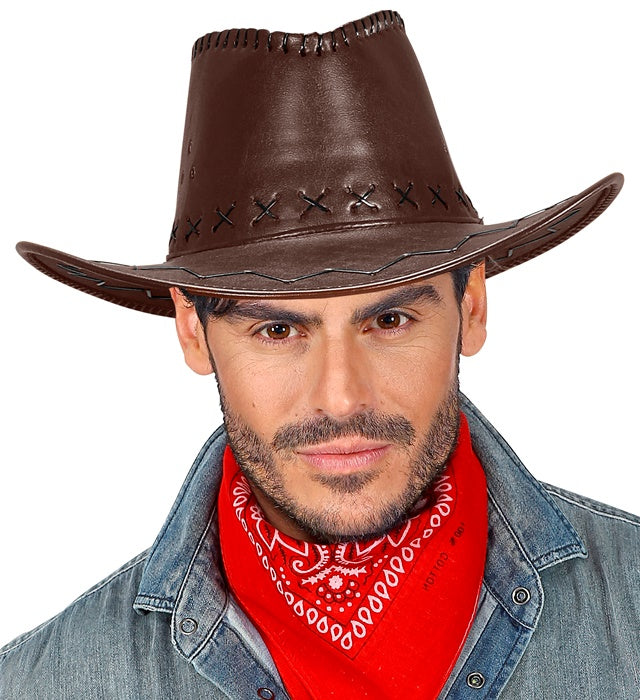 Brauner Cowboyhut aus Kunstleder mit markanten Nähten
