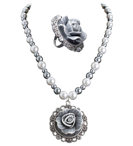 Schmuck-Set mit Perlenkette und Ring mit Kameerosen und Barockstrass