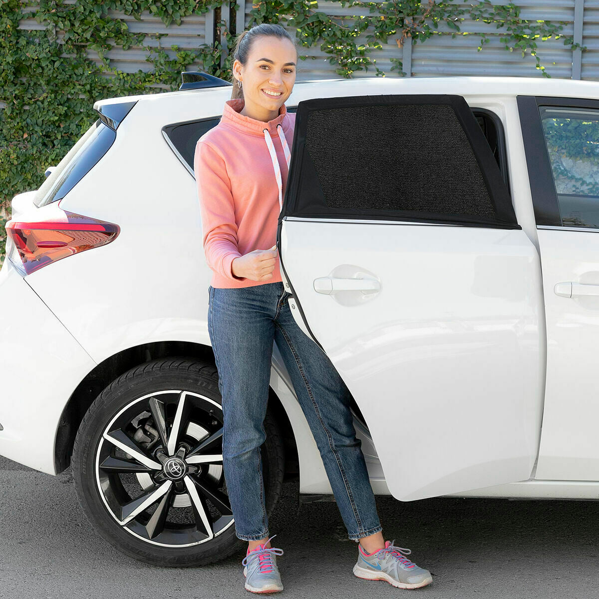 InnovaGoods Sonnenschutzgitter für das Auto, 4 Stück, schwarz – Ansicht 8