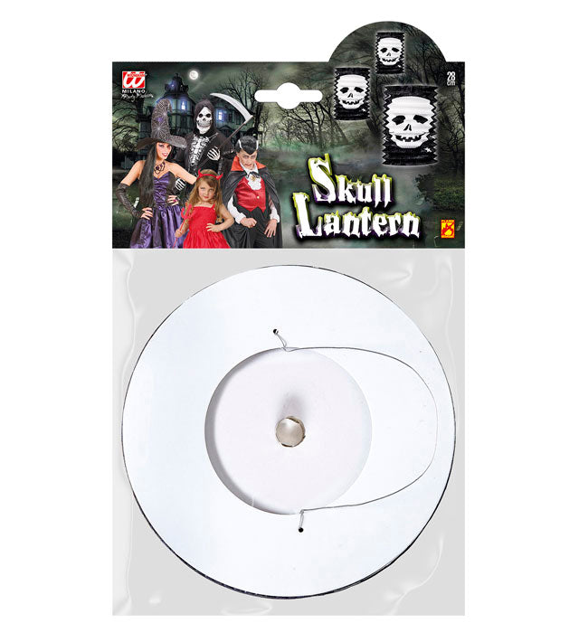 Schwarz-weisse Totenkopf Laterne mit 16 cm Durchmesser und 28 cm Höhe als Halloween Dekoration