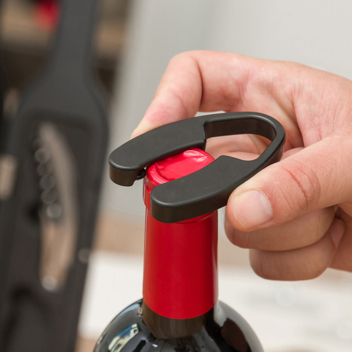 InnovaGoods 5-teiliges Wein-Zubehörset in Flaschenoptik mit Korkenzieher und Weinaccessoires – Ansicht 8