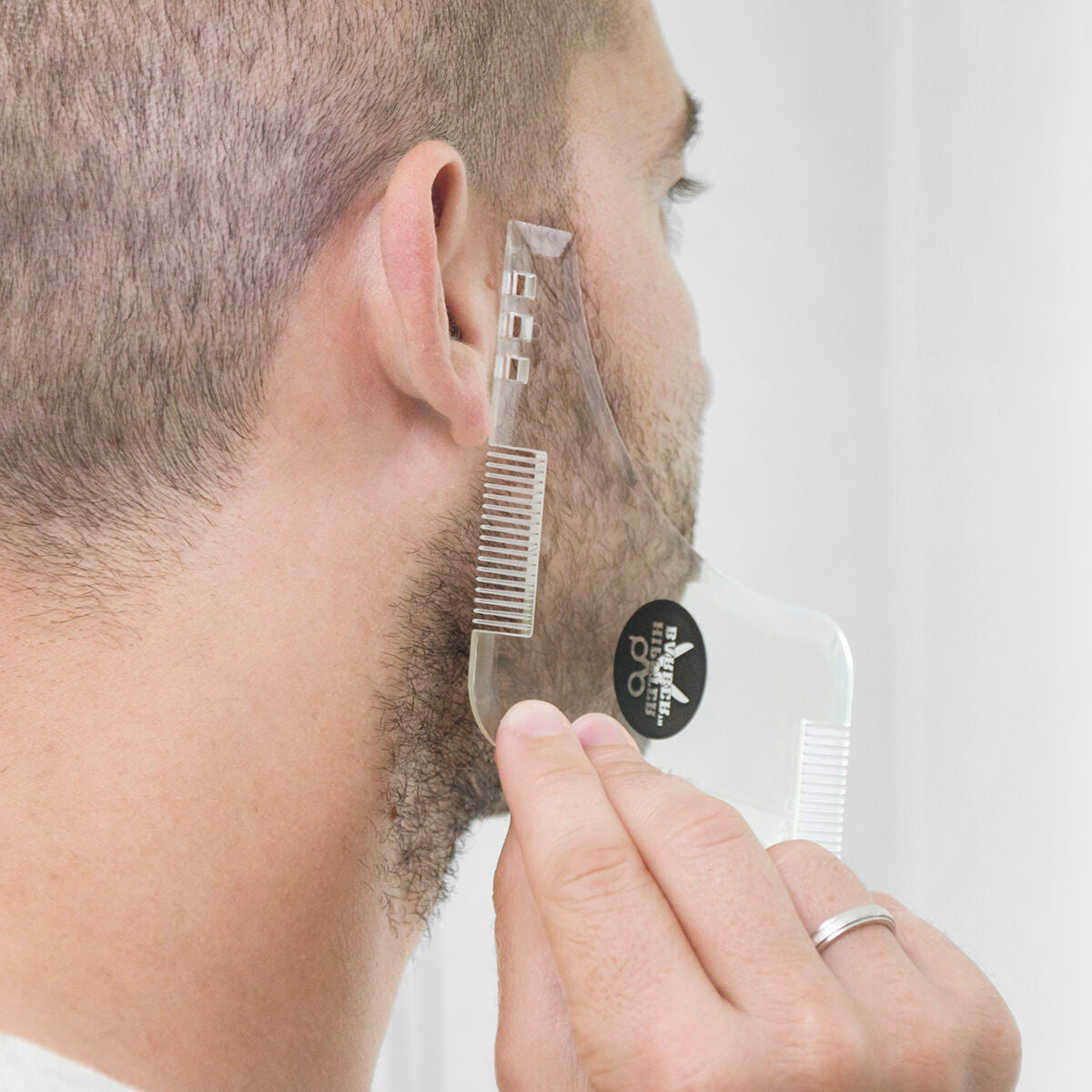 Hipster Barber Bartschablone von InnovaGoods aus transparentem Polycarbonat – Anwendungsansicht