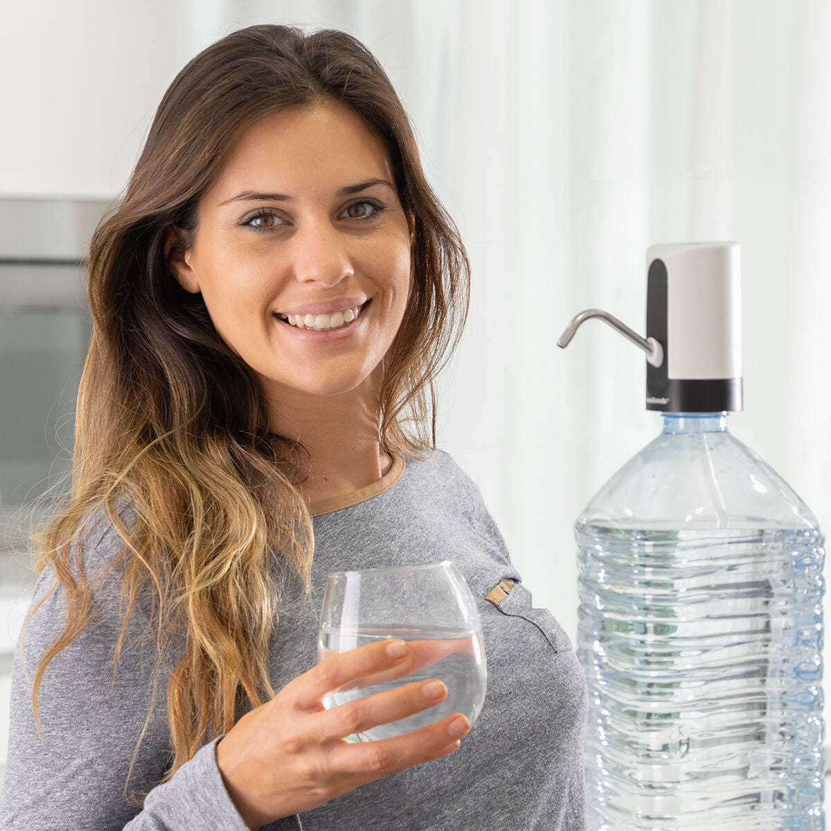 Automatischer wiederaufladbarer Wasserspender InnovaGoods für Kanister – Ansicht 8
