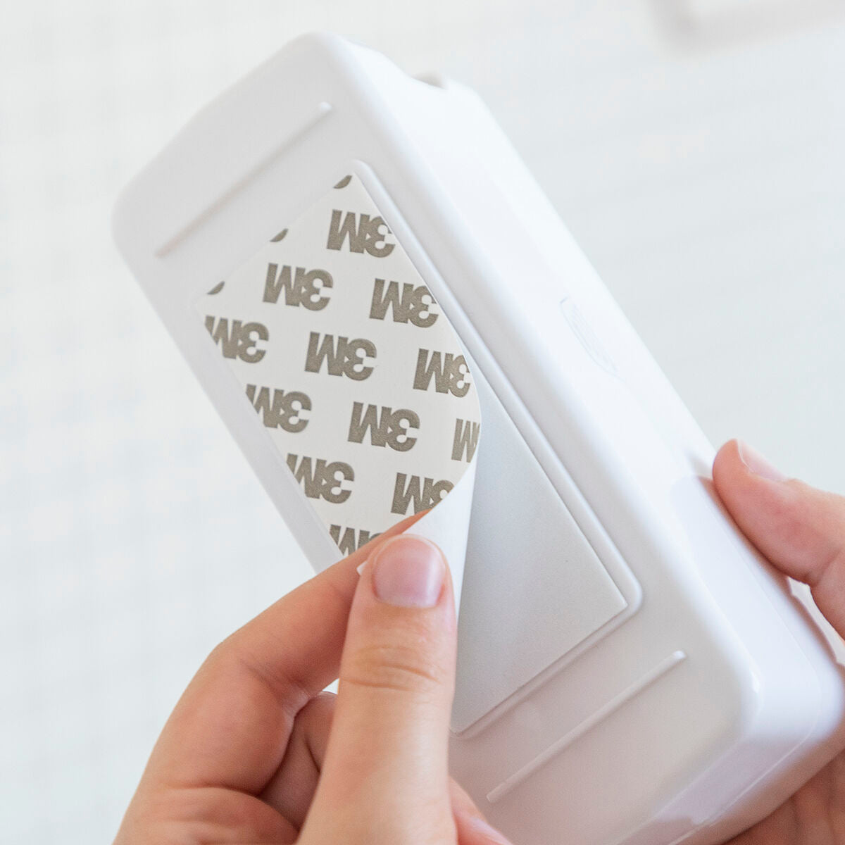 Zahnpastaspender mit Zahnbürstenhalter Diseeth von InnovaGoods in Weiss und Grau – Ansicht 8