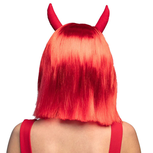 Lange rote Bob-Perücke mit fransigem Pony und leichten Hörnern für Halloween.