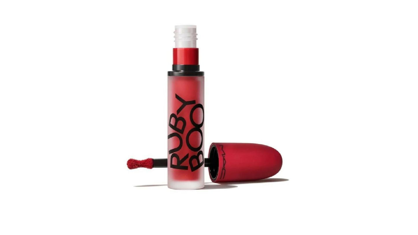 MAC MAC, Powder Kiss, Matt, Flüssiger Lippenstift, Ruby Boo Rot, 5 ml Regular