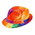"PAILLETTEN FEDORA IN REGENBOGEN MUSTER" – Vorderansicht