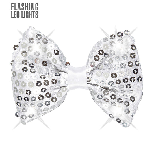 "SILBERNE PAILLETTENFLIEGE MIT 4 LED LICHTERN" regulierbar – Vorderansicht