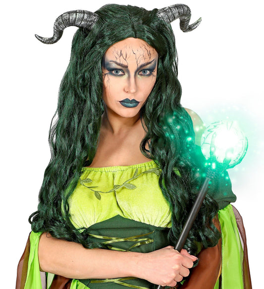 Grüne Perücke mit Hörnern, hitzebeständig und atmungsaktiv, ideal für Kostüme.