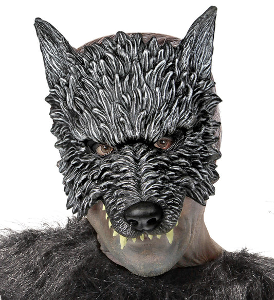 Halbmaske eines Wolfes aus PU-Schaum mit realistischem Fell und freiem Mundbereich.