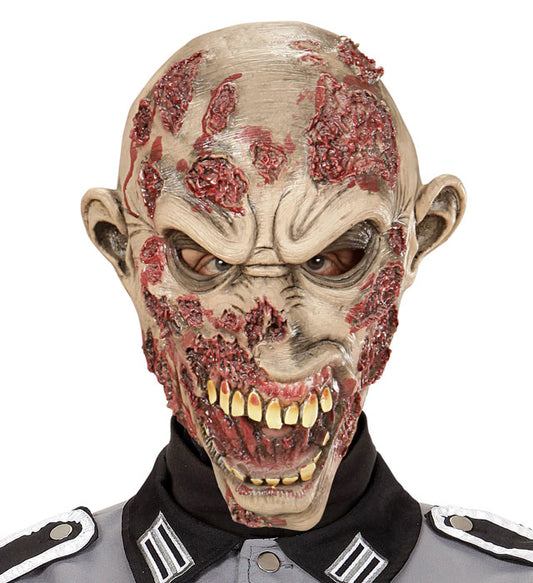 Übergrosse Slasher Zombie Maske mit blutigen Details und gruseligem Ausdruck