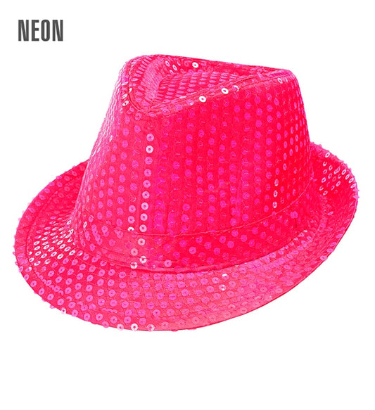 Neon pinker Fedora-Hut mit glitzernden Pailletten als Fasnacht-Accessoire
