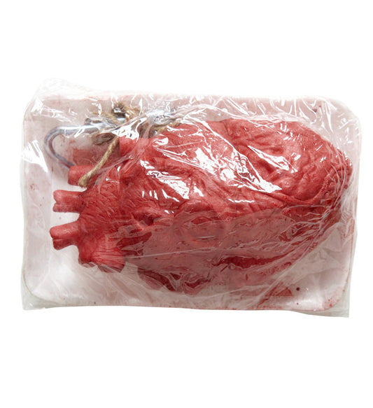 Blutiges Herz in Verpackung als Halloween Dekoration
