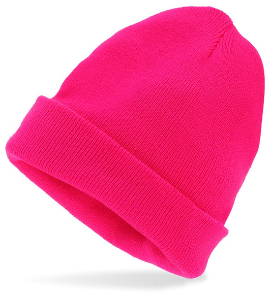 Neon pinke Beanie Mütze in Wolloptik auf weißem Hintergrund