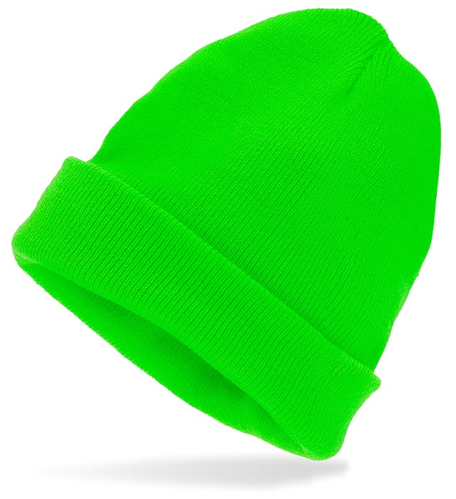 Neon-grüne Beanie Mütze in Wolloptik auf weißem Hintergrund