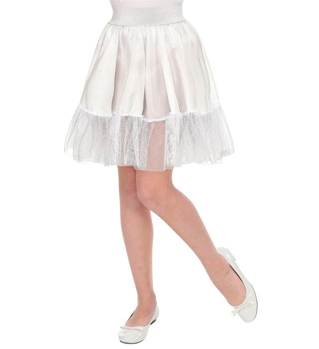 Weißer Petticoat für Kinder mit elastischem Bund auf weißem Hintergrund