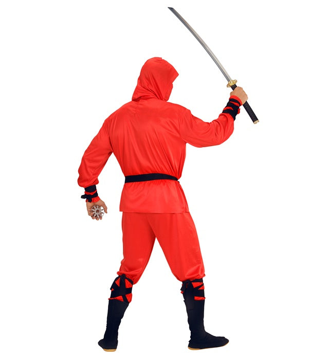 Rotes Ninja-Kostüm mit Kapuze, Hose, Gürtel und Gesichtsmaske auf weißem Hintergrund
