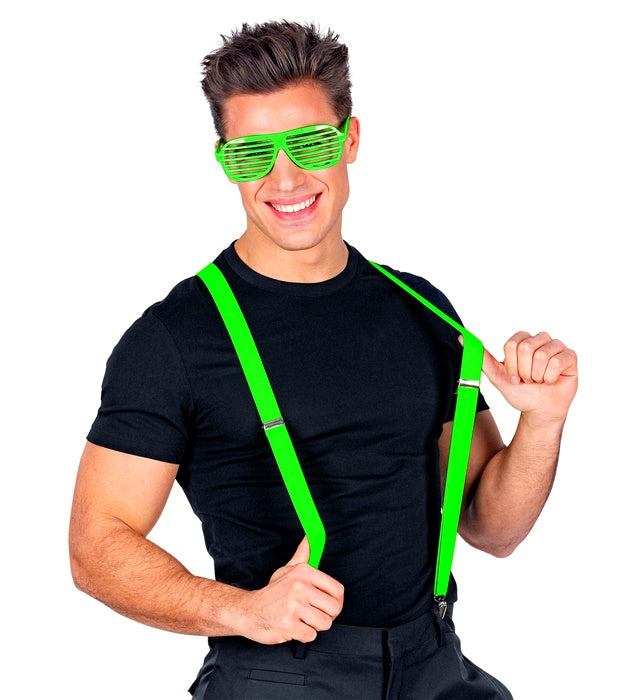 Neon grüne Hosenträger mit verstellbaren Clips auf weissem Hintergrund