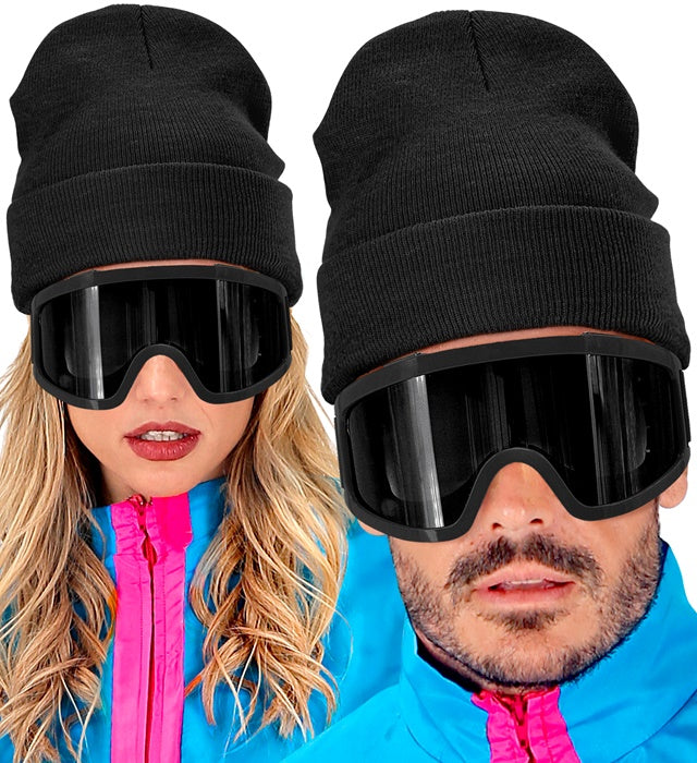 Schwarze Beanie Mütze in Wolloptik auf neutralem Hintergrund