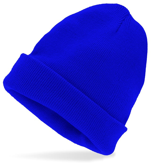 Blaue Beanie-Mütze in Wolloptik auf weißem Hintergrund