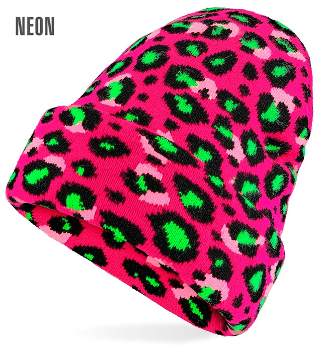 Neon pinke Beanie Mütze mit Leopardenmuster in Wolloptik