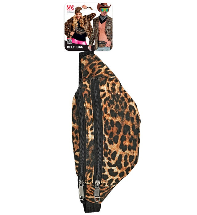 Gürteltasche mit Leopardenmuster auf weißem Hintergrund
