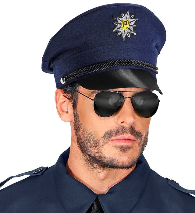 Authentische Polizeimütze als Fasnachtskostümzubehör in der Schweiz