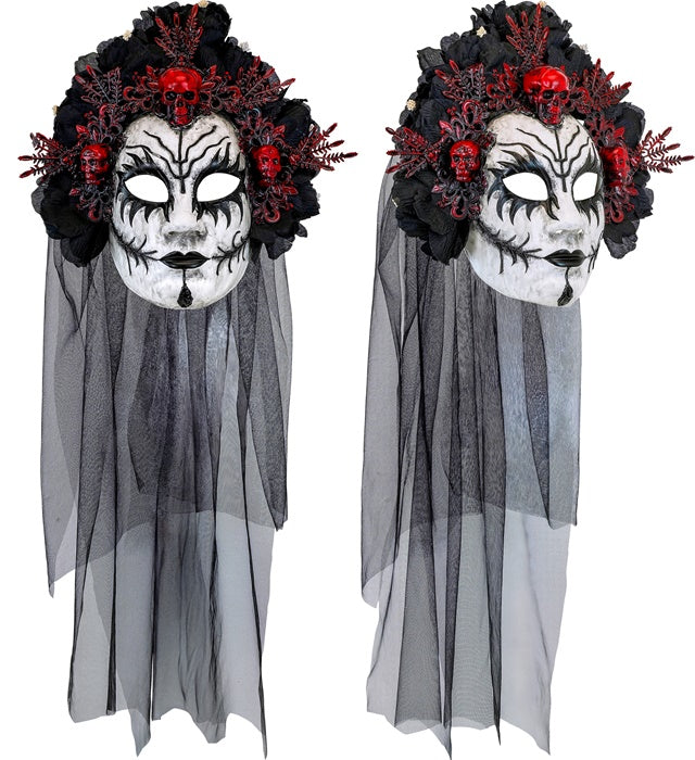 Königin der Toten Maske mit schwarzen Rosen und Schleier auf weißem Hintergrund