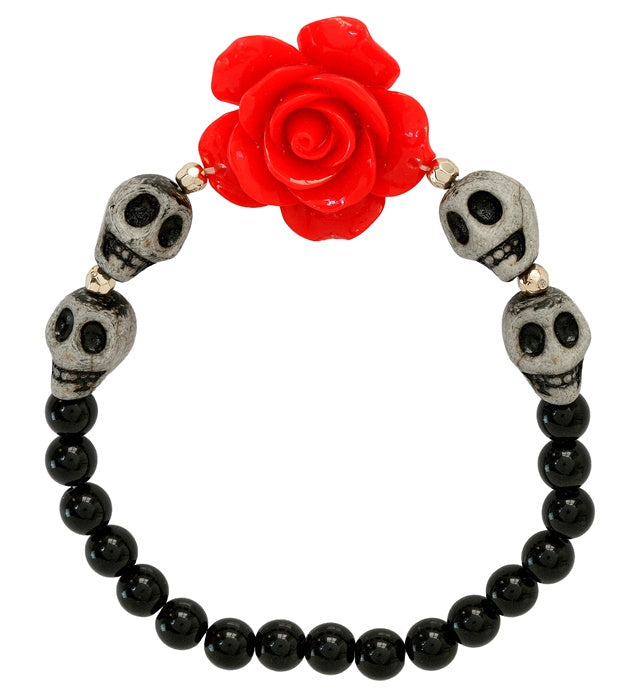 Armband mit roter Rose und weißen Totenköpfen, verziert mit Perlen