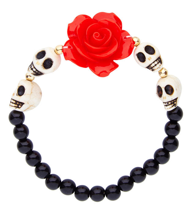 Armband mit roter Rose und weißen Totenköpfen, verziert mit Perlen