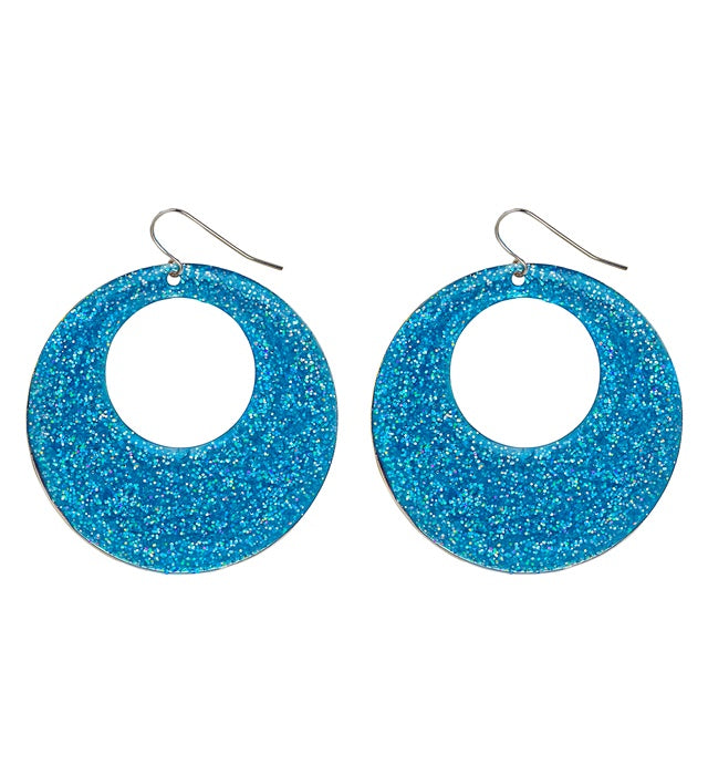 Hellblaue Ohrringe als Fasnachts-Accessoire