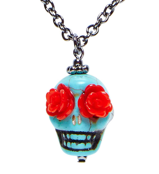Kette mit hellblauem Totenkopf und roten Rosen als Augen