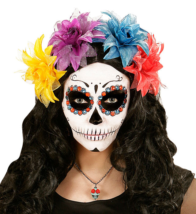 Kette mit hellblauem Totenkopf und roten Rosen als Augen