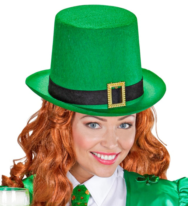 St. Patrick's Zylinderhut aus grünem Filz 14 cm auf weißem Hintergrund