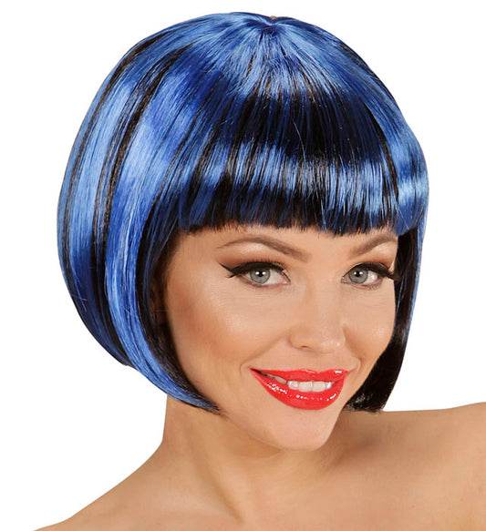 Schwarz-blaue Fashion Streaks Perücke auf weissem Hintergrund