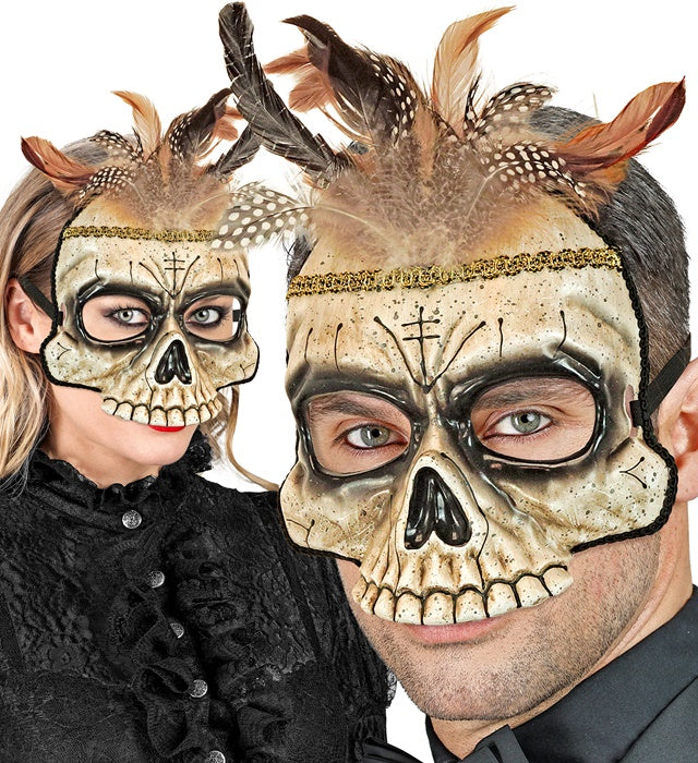 Voodoo Totenkopf Maske ohne Kinn mit schwarzen Federn aus Hartplastik