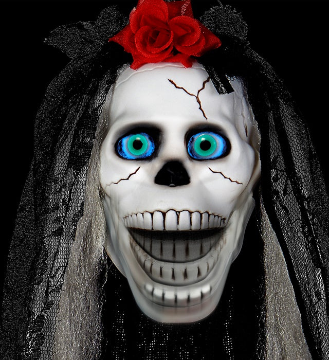 Sprechende Totenkopf-Braut Halloween-Dekoration mit blinkenden Augen und beweglichem Mund