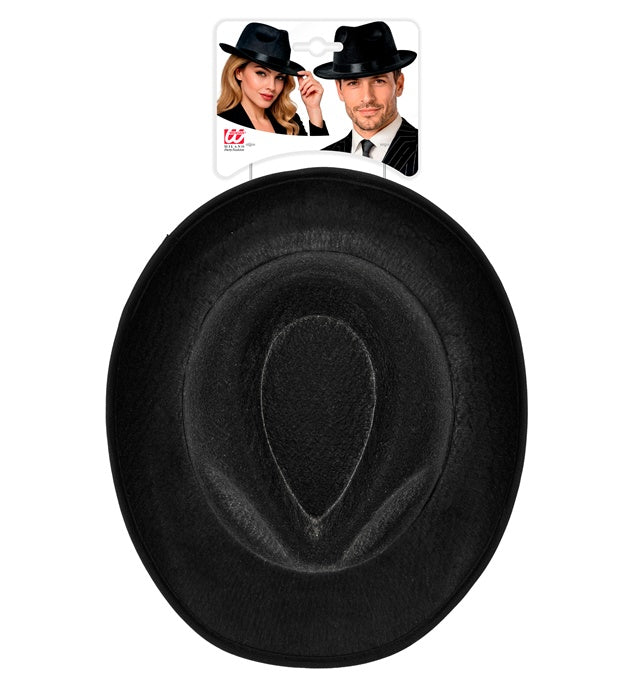 Schwarzer Fedora-Hut mit schwarzem Band vor weißem Hintergrund