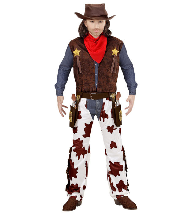 Cowboy-Kostüm mit Weste, Chaps, Cowboy-Hut und rotem Bandana auf hellem Hintergrund