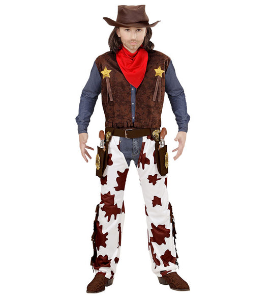 Cowboy-Kostüm mit Weste, Chaps, Cowboy-Hut und rotem Bandana auf hellem Hintergrund