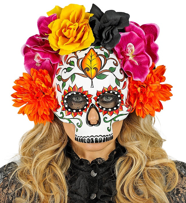 Totenkopfmaske mit bunten Blumen im Dia de los Muertos Stil