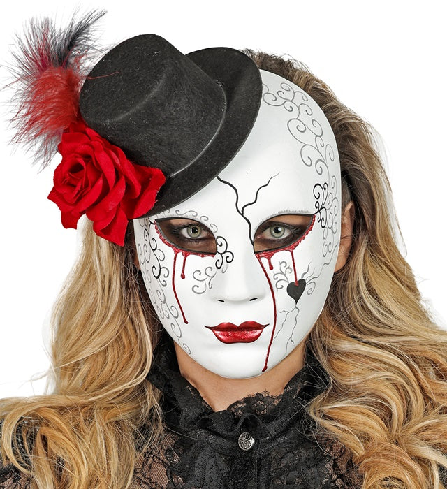 Commedia dell'Arte Maske blutige Frau mit Hut für Halloween und Fasnacht