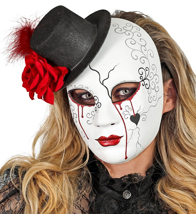 Commedia dell'Arte Maske blutige Frau mit Hut für Halloween und Fasnacht