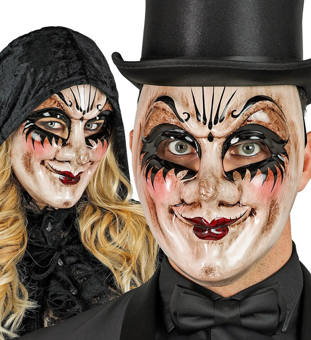 Unheimliche Commedia dell'Arte Maske mit düsterem Ausdruck
