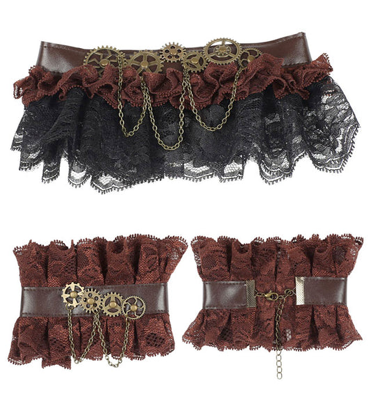 Steampunk Halsband und Manschetten aus schwarzer Spitze auf weißem Hintergrund