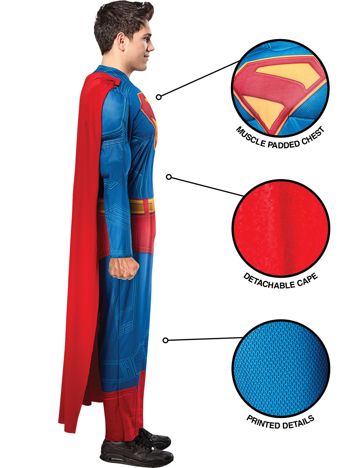 Superman Deluxe Kostüm für Herren von Rubies mit gepolstertem Jumpsuit und Umhang – Seitenansicht